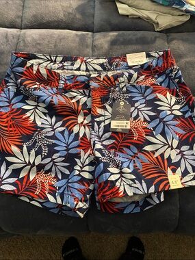 Women's Floral Print Stretch Shorts - Navy with Red & Light Blue